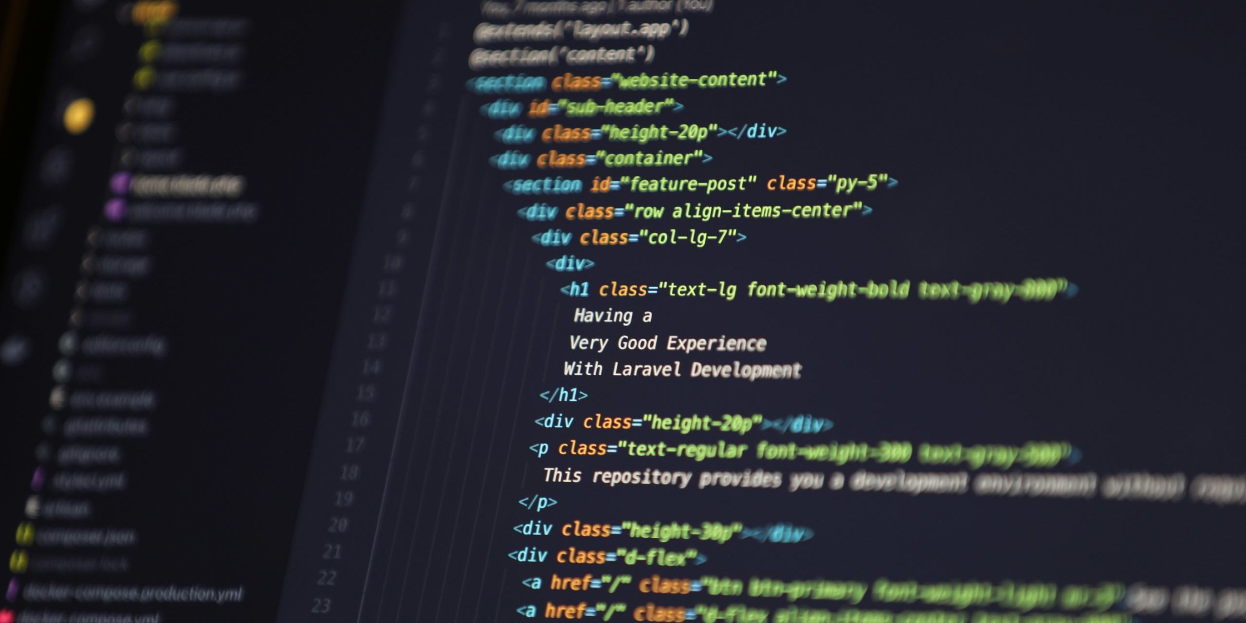 photo-1607706189992-eae578626c86